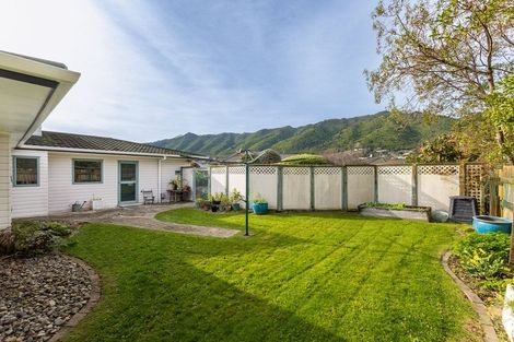 Photo of property in 29 Cranbrook Grove, Waikanae, 5036