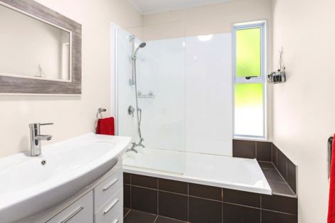 Photo of property in 14 Longitude Place, Whitby, Porirua, 5024