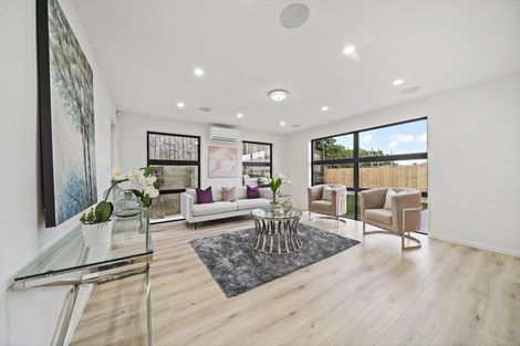 Photo of property in 11 Tawapou Close, Massey, 0614