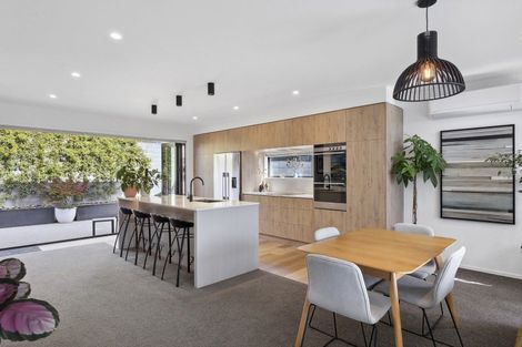 Photo of property in 2 Clayton Street, Saint Clair, Dunedin, 9012