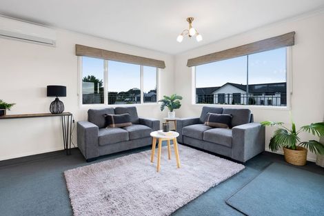 Photo of property in 6 Saint Andrews Parkway, Waiwhakaiho, New Plymouth, 4312