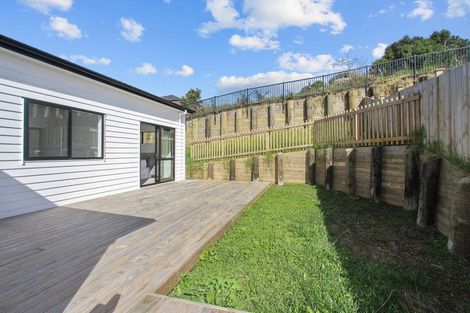 Photo of property in 16 Awa Avenue, Helensville, 0800