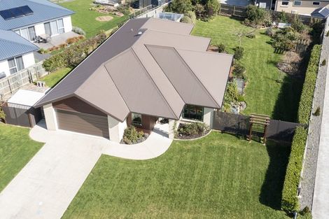 Photo of property in 10 Gladys Place, Levin, 5510