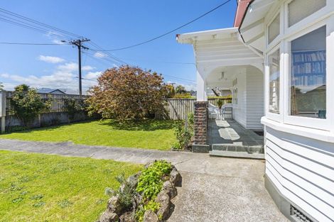 Photo of property in 6 French Street, Moturoa, New Plymouth, 4310