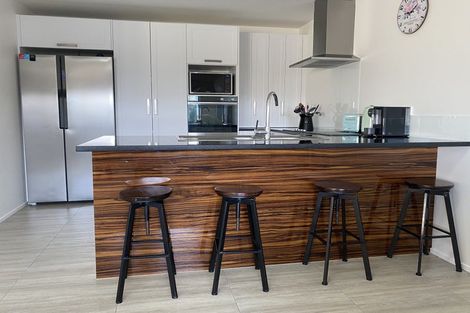 Photo of property in 5b Melia Place, Stanmore Bay, Whangaparaoa, 0932