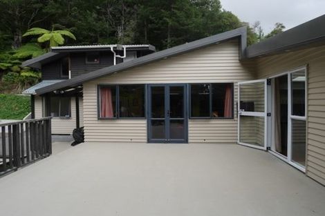 Photo of property in 55 Elmslie Road, Pinehaven, Upper Hutt, 5019