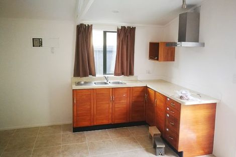 Photo of property in 59 Kemp Road, Massey, Auckland, 0614