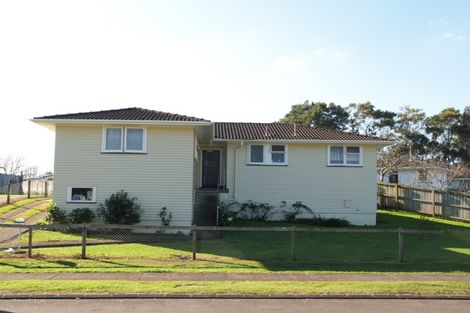 Photo of property in 17 Chadwick Crescent, Mangere East, Auckland, 2024