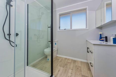 Photo of property in 1/26 Kemp Road, Massey, Auckland, 0614