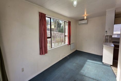 Photo of property in 4 Whitby Place, Westown, New Plymouth, 4310