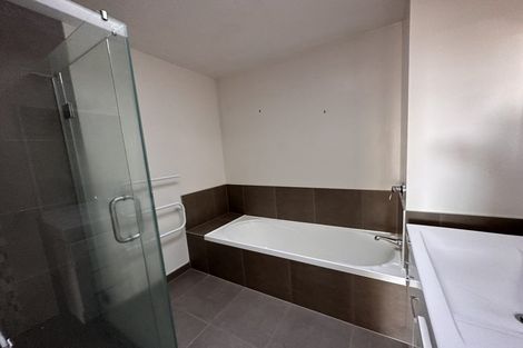 Photo of property in 30a Oakwood Grove, Eastern Beach, Auckland, 2012