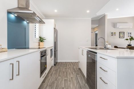 Photo of property in 23 Hughes Street, Waikanae Beach, Waikanae, 5036