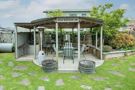 Photo of property in 6 Savage Crescent, Waipukurau, 4200