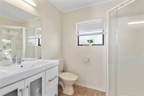 Photo of property in 16 Mako Street, West Harbour, Auckland, 0618