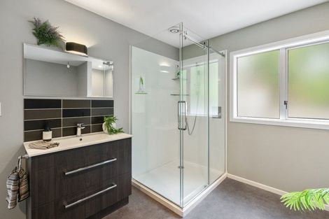 Photo of property in 70 Glen Road, Raumati South, Paraparaumu, 5032