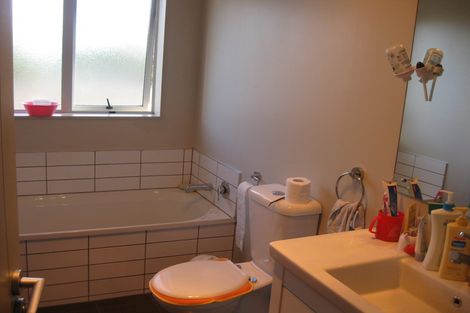 Photo of property in 50a Miles Crescent, Newlands, Wellington, 6037