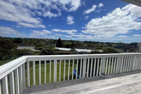 Photo of property in 48 Tauhinu Road, Greenhithe, Auckland, 0632