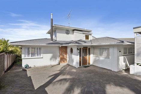 Photo of property in 17 Tui Vale Road, Shelly Park, Auckland, 2014