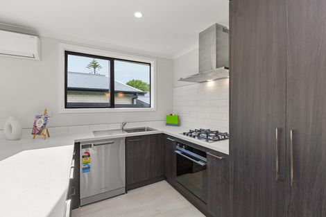 Photo of property in 10 Houpara Place, Papamoa, 3118