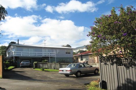 Photo of property in 2/130 Aviemore Drive, Highland Park, Auckland, 2010