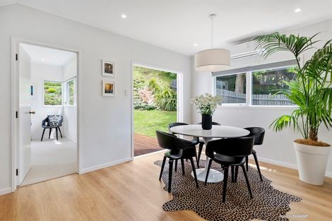 Photo of property in 105 Akaroa Drive, Maupuia, Wellington, 6022