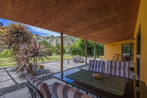 Photo of property in 195 Rowes Road, Hunterville, 4785