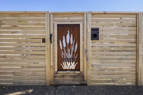 Photo of property in 16 Rua Street, Lyall Bay, Wellington, 6022