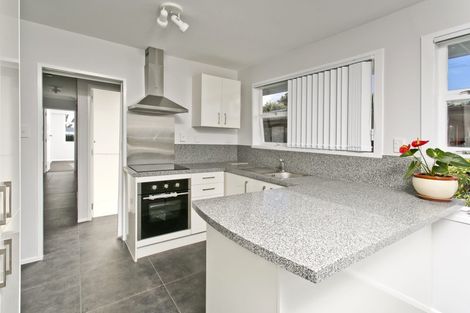 Photo of property in 1/223 Eskdale Road, Birkenhead, Auckland, 0626