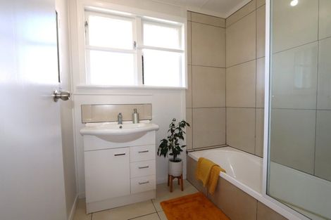 Photo of property in 56 Norrie Street, Bader, Hamilton, 3206