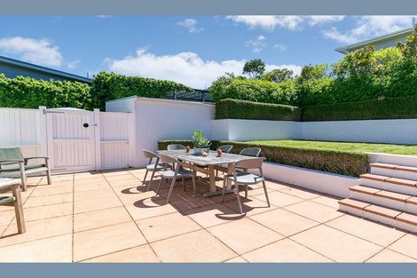 Photo of property in 15 Lucknow Terrace, Khandallah, Wellington, 6035