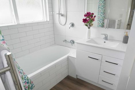 Photo of property in 2/30a Nortons Road, Avonhead, Christchurch, 8042