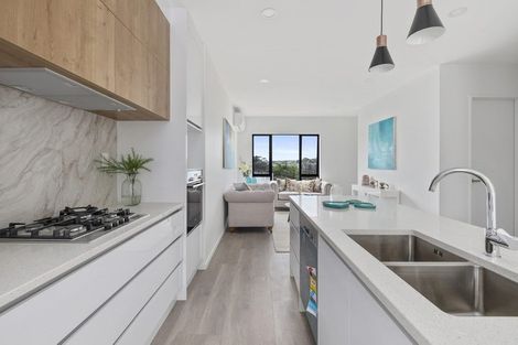 Photo of property in 28 Waihou Crescent, Albany Heights, Auckland, 0632