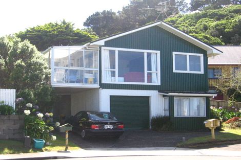 Photo of property in 11 Middlesex Place, Northland, Wellington, 6012