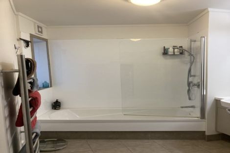 Photo of property in 2 Gowrie Street, Brooklyn, Wellington, 6021