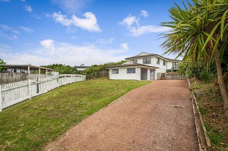 Photo of property in 22 Landsdale Place, Massey, Auckland, 0614