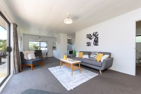 Photo of property in 55 Meadowvale Rise, Titirangi, Auckland, 0604