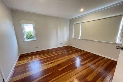 Photo of property in 50 Fruitvale Road, New Lynn, Auckland, 0600