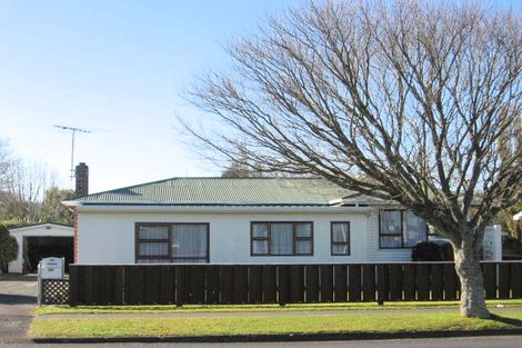 Photo of property in 2/84 Kelvin Road, Papakura, 2110