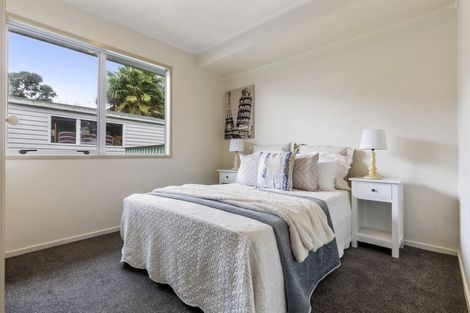 Photo of property in 10 Tamahere Drive, Glenfield, Auckland, 0629