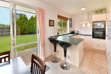 Photo of property in 63 Cabeleigh Drive, Helensville, 0800