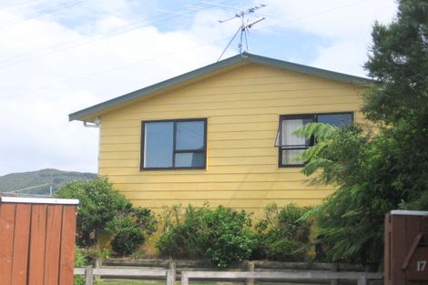 Photo of property in 17 Oldham Way, Crofton Downs, Wellington, 6035