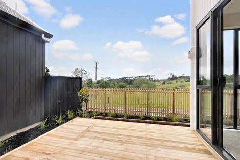 Photo of property in 34 Paretao Street, Massey, 0614