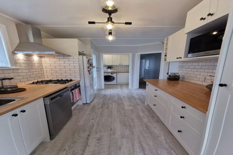 Photo of property in 68 Mark Avenue, Paparangi, Wellington, 6037