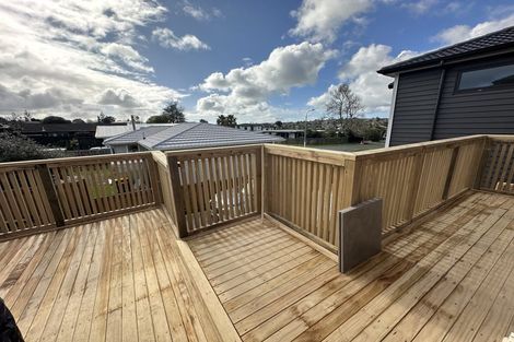 Photo of property in 25b Borrowdace Avenue, Botany Downs, Auckland, 2010