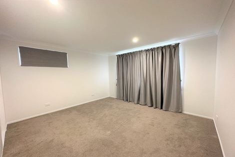 Photo of property in 5 Ussher Place, Pakuranga Heights, Auckland, 2010