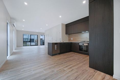 Photo of property in 1 Aramata Road, Papakura, 2110