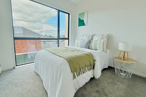 Photo of property in 3/442 Old Te Atatu Road, Te Atatu Peninsula, Auckland, 0610