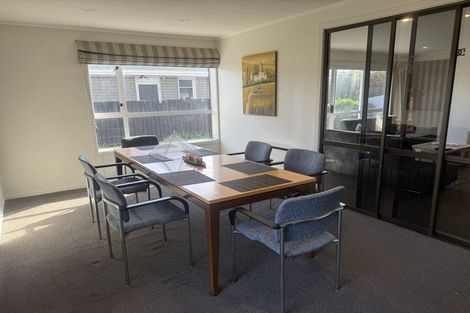 Photo of property in 389 Yaldhurst Road, Russley, Christchurch, 8042