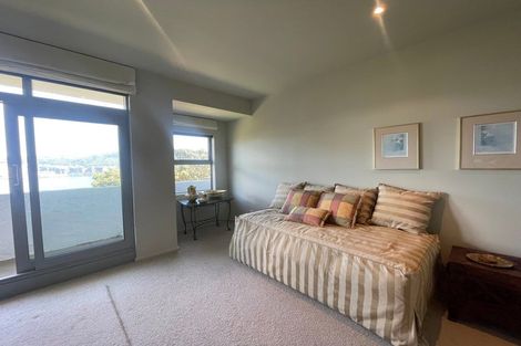 Photo of property in Beauport Apartments, 30u2 The Crescent, Roseneath, Wellington, 6011