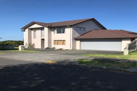 Photo of property in 19 Cambrian Crescent, Flat Bush, Auckland, 2016